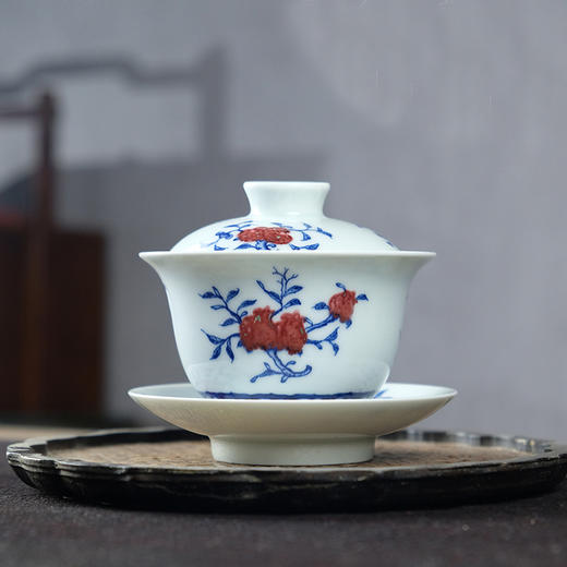 匋甄 纯手工青花釉里红三多纹盖碗 商品图0