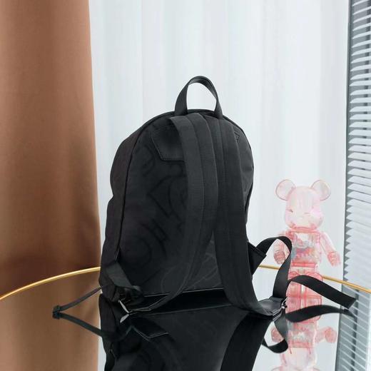 价值9700 数量稀少！bur黑色提花双肩背包 30/42/15cm 低调实用 大容量 上学/工作/旅行/出差都适用！保真款 配防尘袋 预售 商品图4