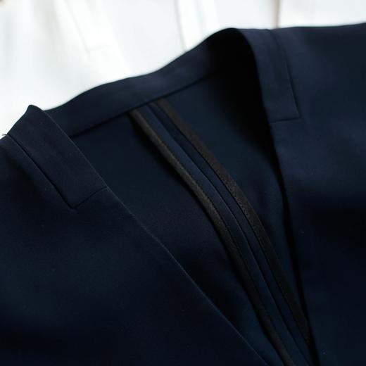 丁摩 春秋简约而不简单高端醋酸面料西装外套Q121182 商品图3