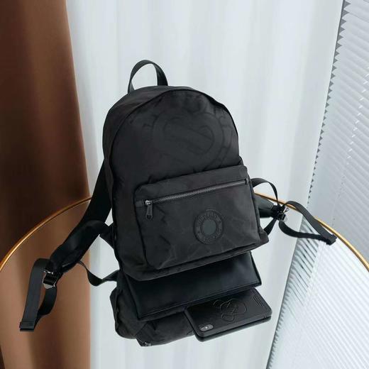 价值9700 数量稀少！bur黑色提花双肩背包 30/42/15cm 低调实用 大容量 上学/工作/旅行/出差都适用！保真款 配防尘袋 预售 商品图3