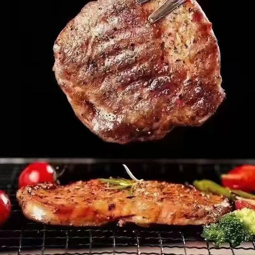 【农夫好牛牛排】5片家庭装送刀叉黄油和黑椒料，美味势不可挡！餐桌上的美食！家庭必备！每套送5份酱包，进口黄油 商品图0