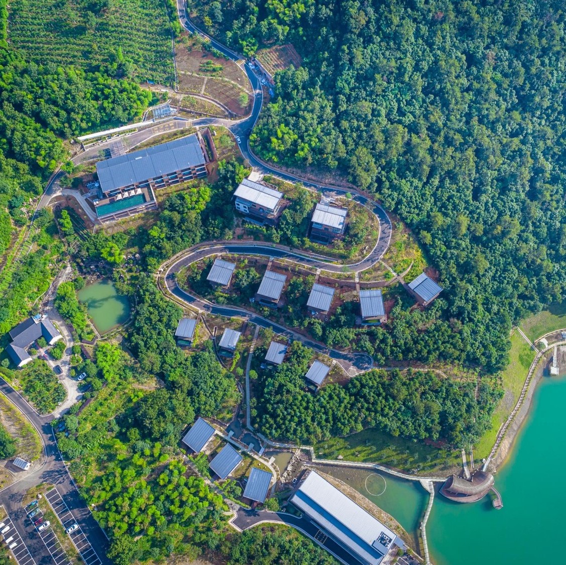 【年夜饭专享】湖州长兴 | 长兴密静君澜度假酒店年夜饭套餐，￥999/单人2晚，6人起订，可放烟花，可带宠物，2026年年夜饭超前预售~