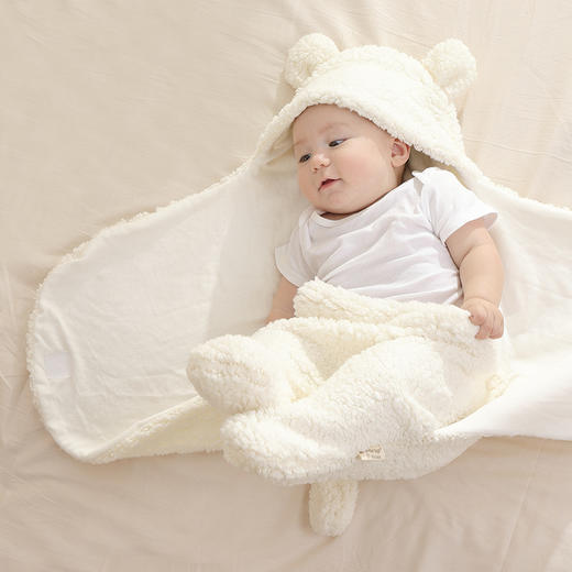 【母婴】 羊羔绒秋冬抱被 婴儿保暖抱毯 初生宝宝抱被 商品图1