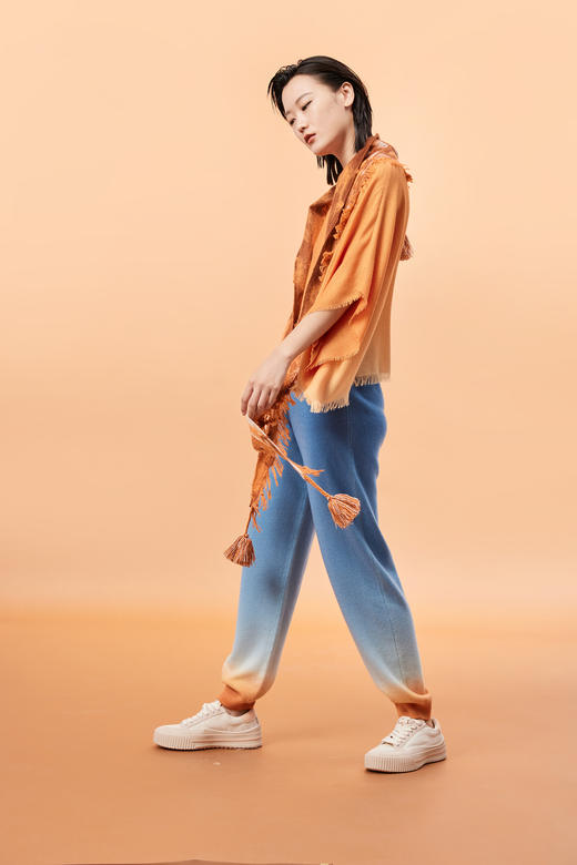 手工羊绒毛毡三角巾 SJF92P411N 商品图3