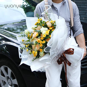 香槟玫瑰洋桔梗混搭花束