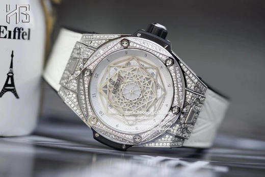 WWF工厂，新品HB全新“豪华版”宇Big Bang刺青满钻腕表，终于上线啦！【技术突破】：“豪华版”满钻刺青，全表壳镶嵌斯华洛世奇美钻，工艺效果比拟正品，表壳原版全程CNC打 商品图5