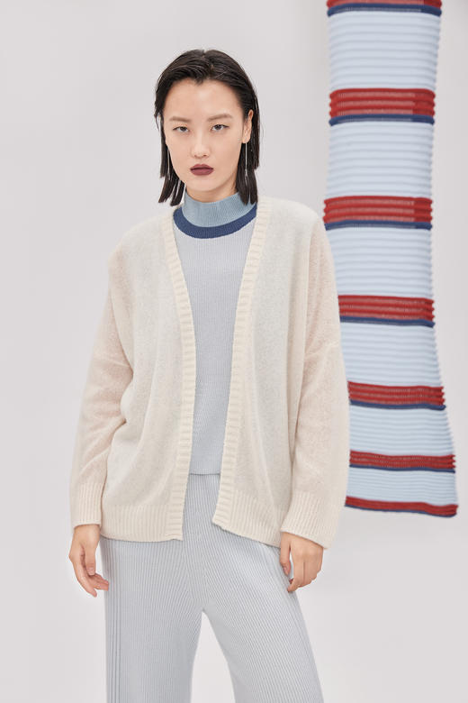 V领宽松女开衫 SJF92W508B 商品图1