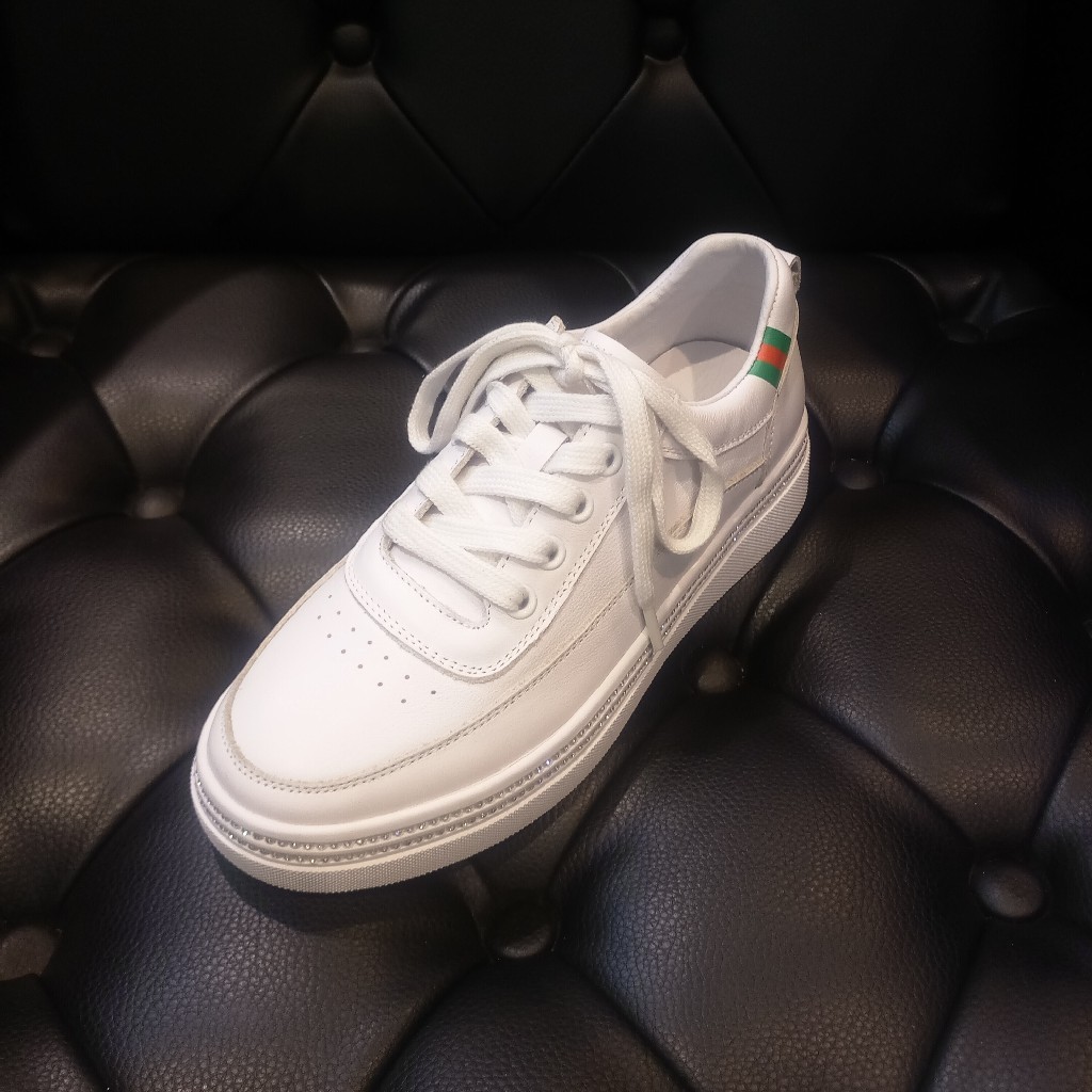 lfgj jeans  bj815新品牛皮小白鞋（鞋底发黄，介意者慎拍）