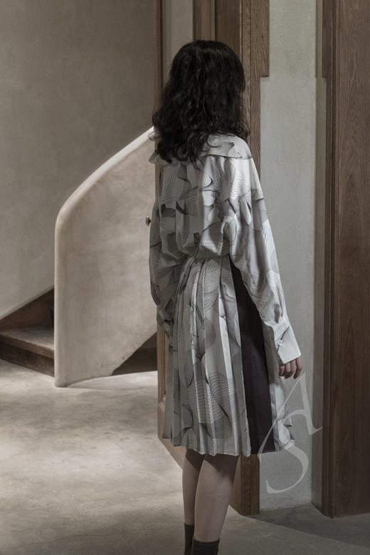 LOW CLASSIC  米白色印花百褶半裙 商品图1