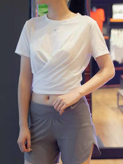 NIKE女子训练T恤 商品图1