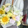 【起风了】奶油向日葵2 白百合3朵 吸色浅紫康3 黄色康乃馨3 香草沙拉小雏菊1 白色迷你菊2（王嘻嘻设计/顺丰） 商品缩略图0