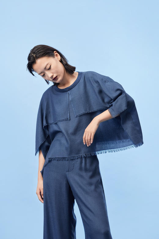 四季之衣 | 精纺羊绒圆领斗篷式女上衣 SJF18W320A 商品图4