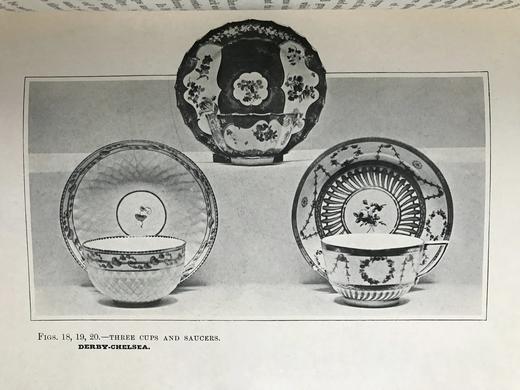 1902年 英国瓷器史 35幅彩色与90幅黑白插图 漆布精装18开 商品图14