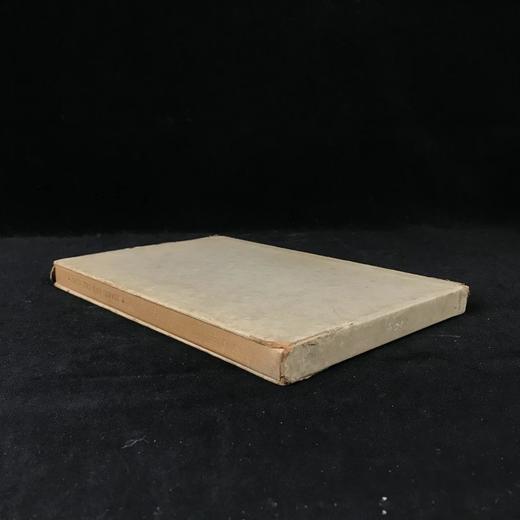 诺奖作家高尔斯华绥签名限量本《索米斯与旗帜》 精装18开带书匣 商品图1