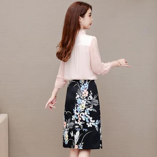 QYM-KED-ZY2108-Y时尚新款粉红色小衫+高腰印花包臀裙 商品图3