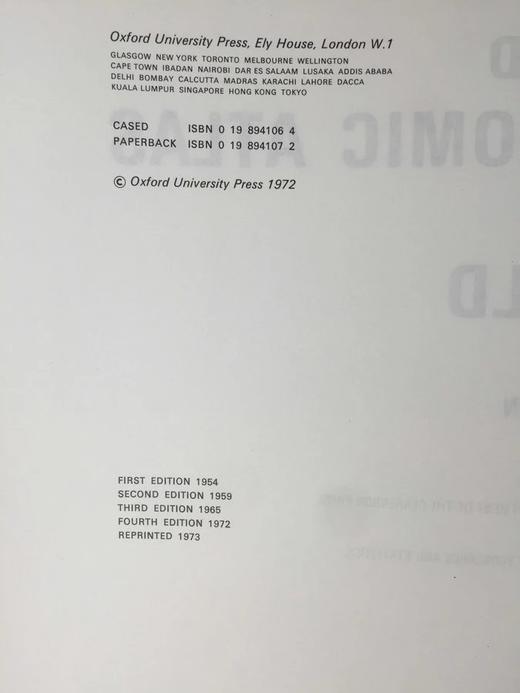 牛津世界经济地图集 300余幅插图 精装8开 商品图4