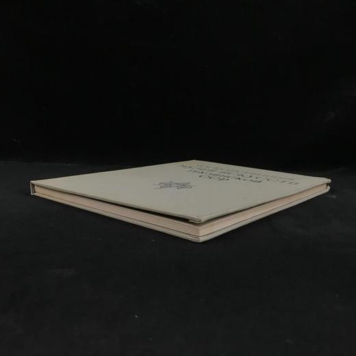 【俄语】格鲁吉亚美术馆藏画图集 88幅插图 布面精装大16开 商品图1