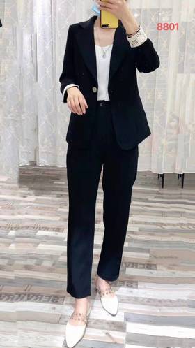 大红人西服套装