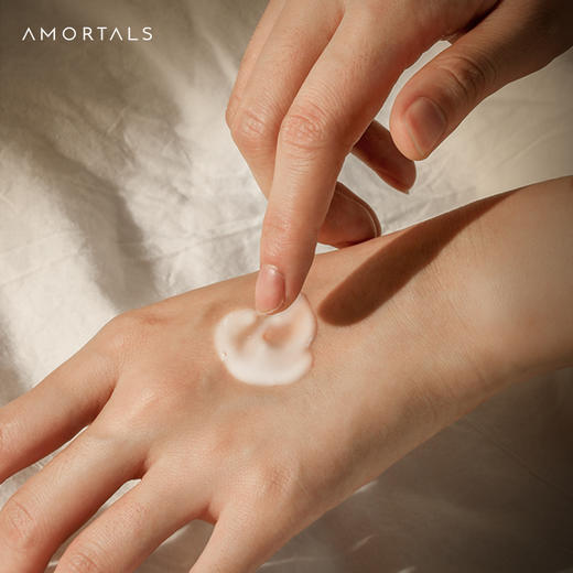 【拍2包邮】AMORTALS/尔木萄 馥郁倾心香氛系列护手霜滋润保湿花香调 商品图3