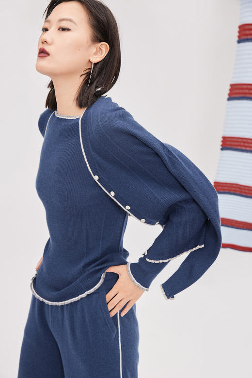 精纺羊绒V领修身女开衫 SJF93W210N 商品图2