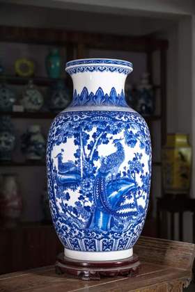 柴窑青花双面开窗荣华富贵冬瓜瓶