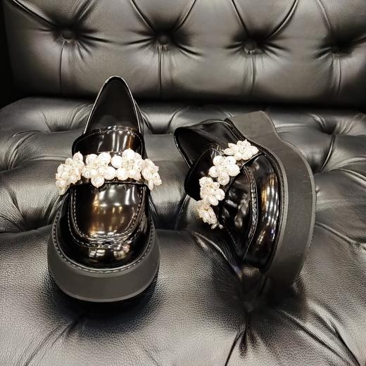 LFGJ 3868    超轻厚底珍珠花朵装饰乐福鞋 商品图2