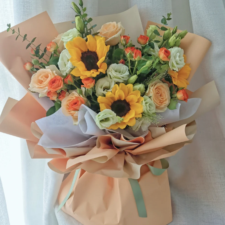【温情向暖】3朵向日葵➕10朵蜜桃雪山玫瑰➕洋桔梗➕蔷薇➕新鲜配叶，精品时尚大气花束