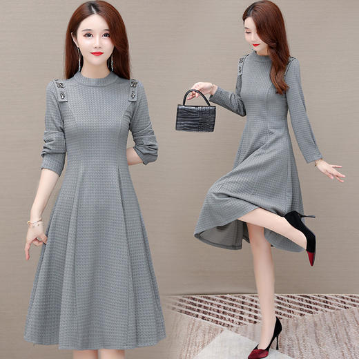 YWE  KED13818气质优雅圆领长袖修身大码连衣裙 商品图0