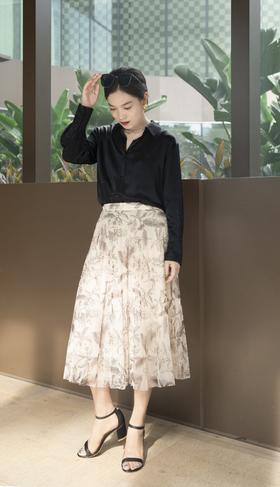 今日OOTD | 搭配省心的印花百褶纱裙