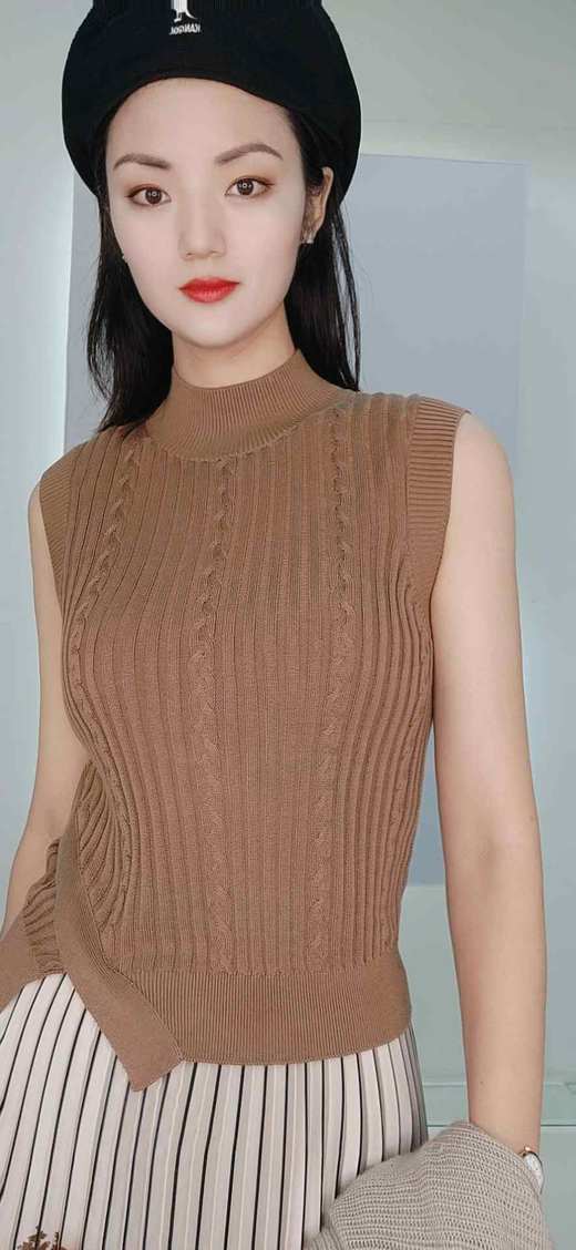 191126【秋款上新】天丝无袖针织打底背心，百搭单品，柔顺高弹，白色请搭配肤色文胸穿着！ 商品图3