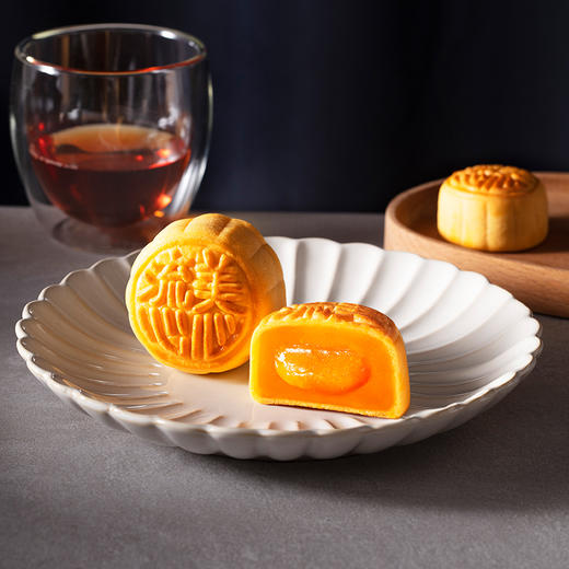 现货 | 香港美心流心奶黄月饼礼盒 双重烘焙自然流心 配送礼袋[福利品] 商品图1