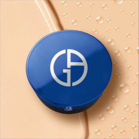 阿玛尼大师「蓝气垫」造型轻垫粉底液 原价690元