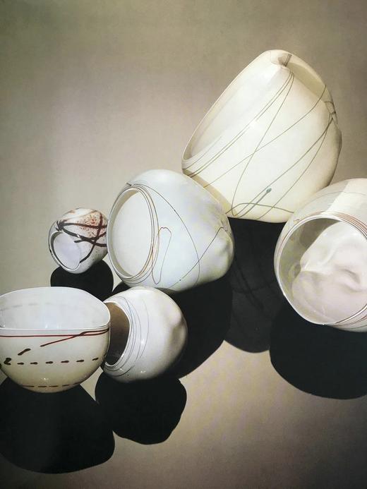美国玻璃雕塑家 戴尔·奇胡利作品图集 302幅插图（248幅彩色） 精装大16开 商品图14