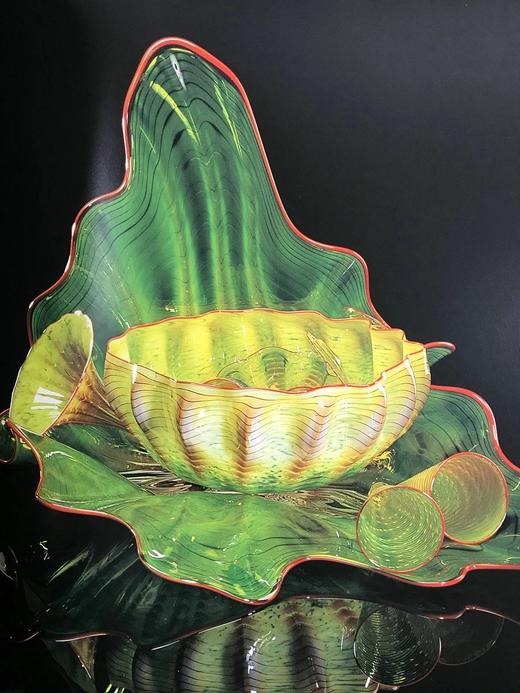 美国玻璃雕塑家 戴尔·奇胡利作品图集 302幅插图（248幅彩色） 精装大16开 商品图9