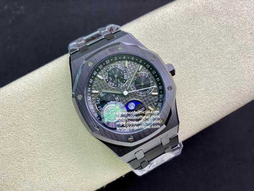 APS 爱彼 黑陶瓷26579 真月相 皇家橡树系列在“Grande Tapisserie”大格纹装饰表盘上，日期、星期、月份、月相，和四个眼睛的位置与原装同步 商品图7