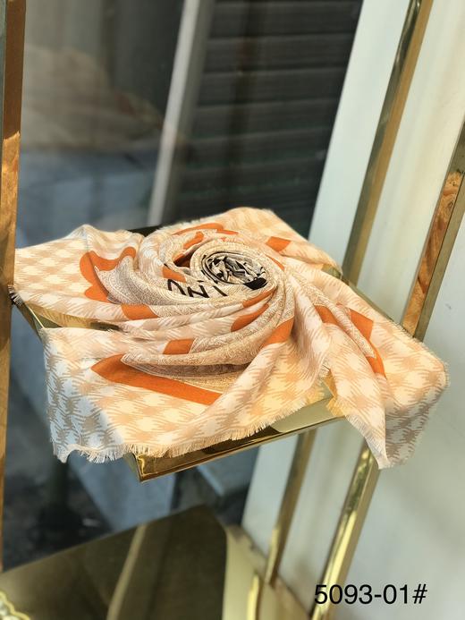 优品堂《锦瑟繁花》精品水溶羊毛90×90方巾 商品图7