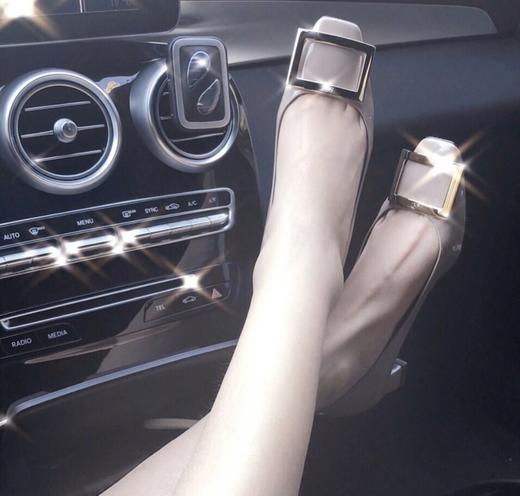  渠道货  RV方扣香蕉跟单鞋  4.5cm中跟 商品图1