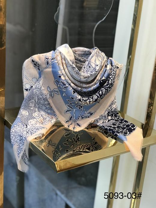 优品堂《锦瑟繁花》精品水溶羊毛90×90方巾 商品图2