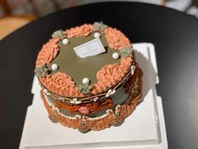 水泥灰复古裱花蛋糕