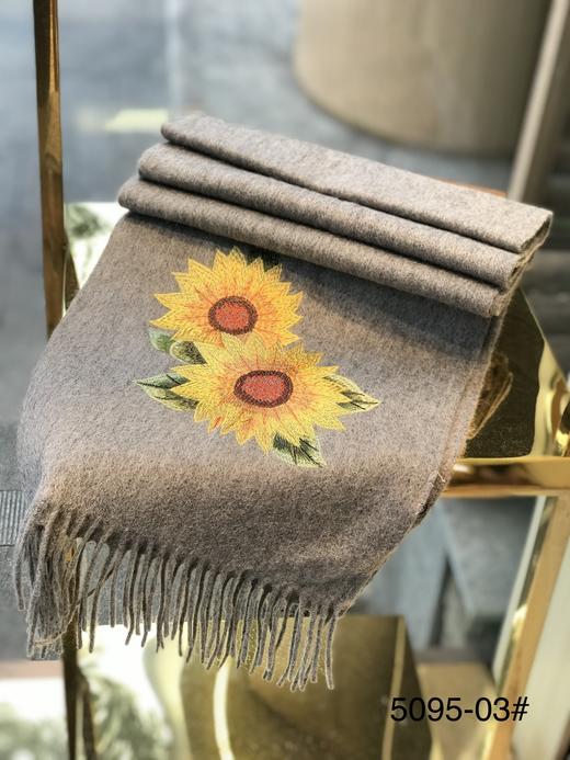 优品堂《向日葵》羊毛刺绣围巾 商品图10