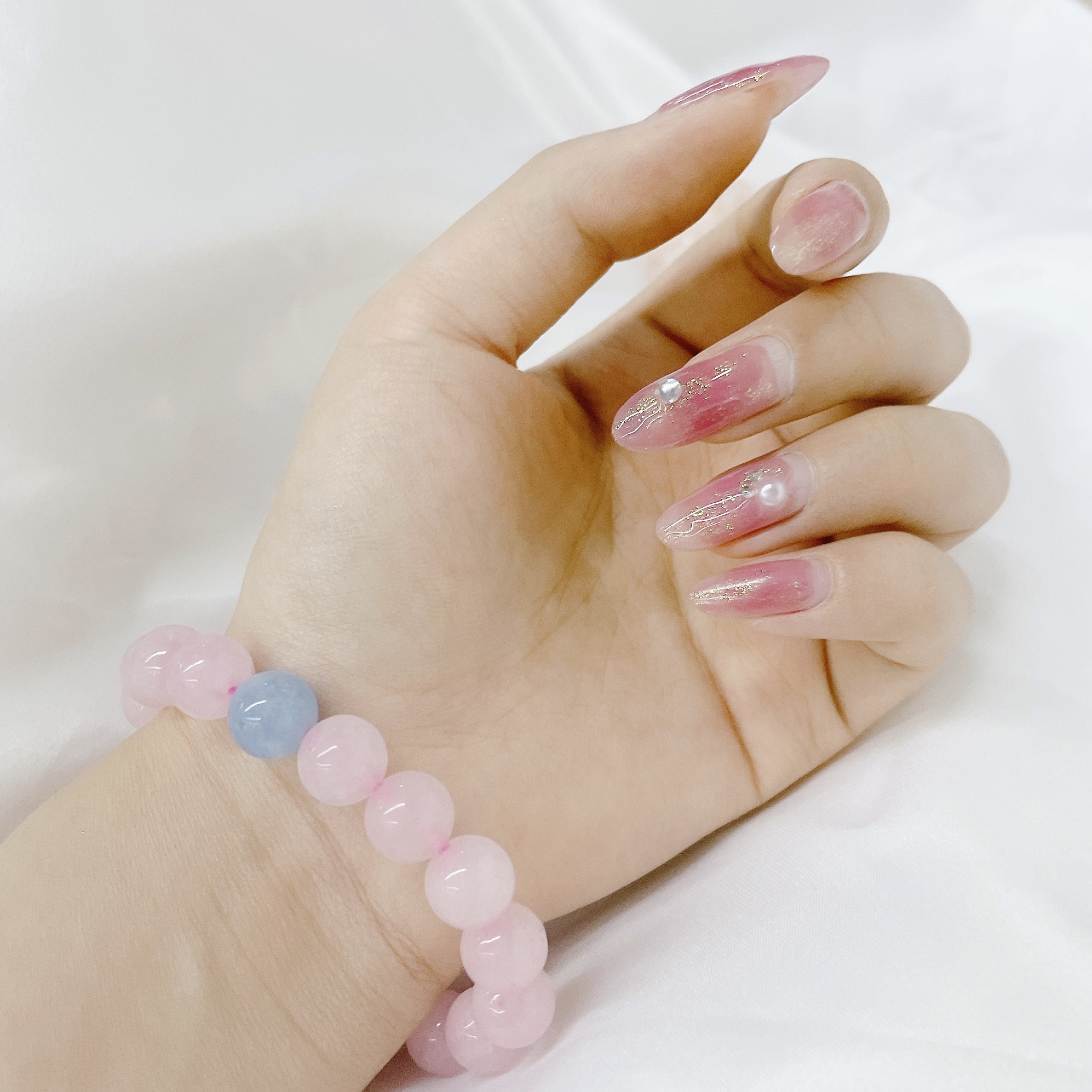 马达加斯加粉水晶手串 手链 珠径10MM左右  首饰饰品