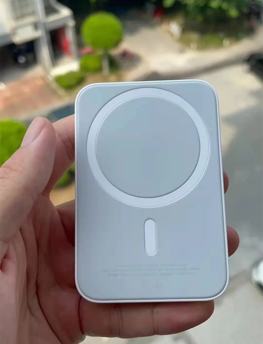 f0901175出门携带方便苹果磁吸无线充电宝