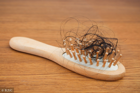 谨慎熬夜I当代“秃毛人士”已然成了社会主流群体