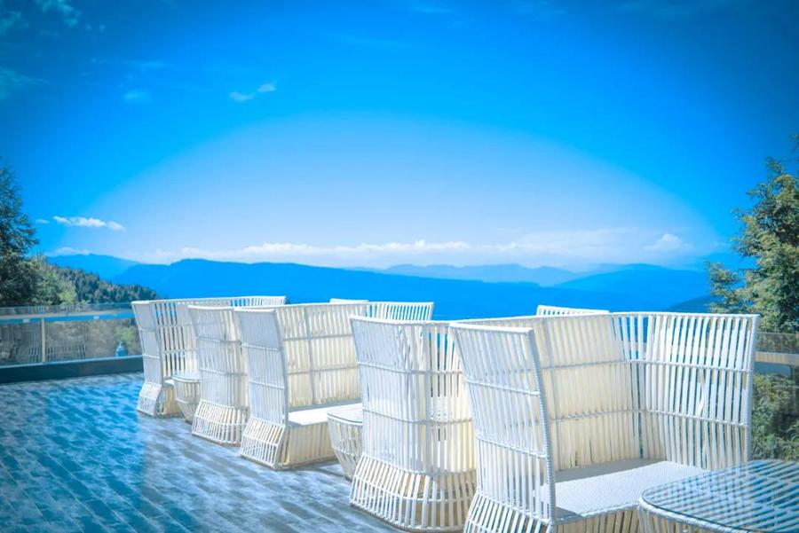 【峨眉山|云中花岭·悬崖酒店】伸手触天!住海拔1410米悬崖网红民宿!