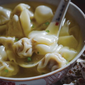  天气转凉，来碗馄饨安抚自己的胃！ 