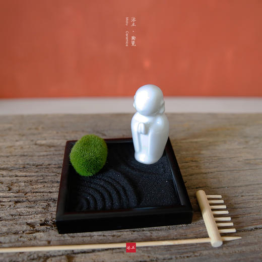 原创“禅意小法师”陶瓷修心礼物摆件【下单赠价值29.9元炫彩杯】 商品图4