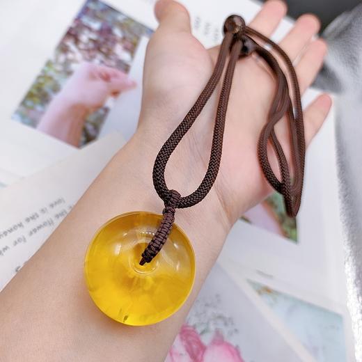 琥珀平安扣项链 商品图3