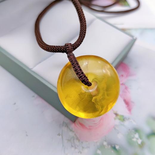 琥珀平安扣项链 商品图1