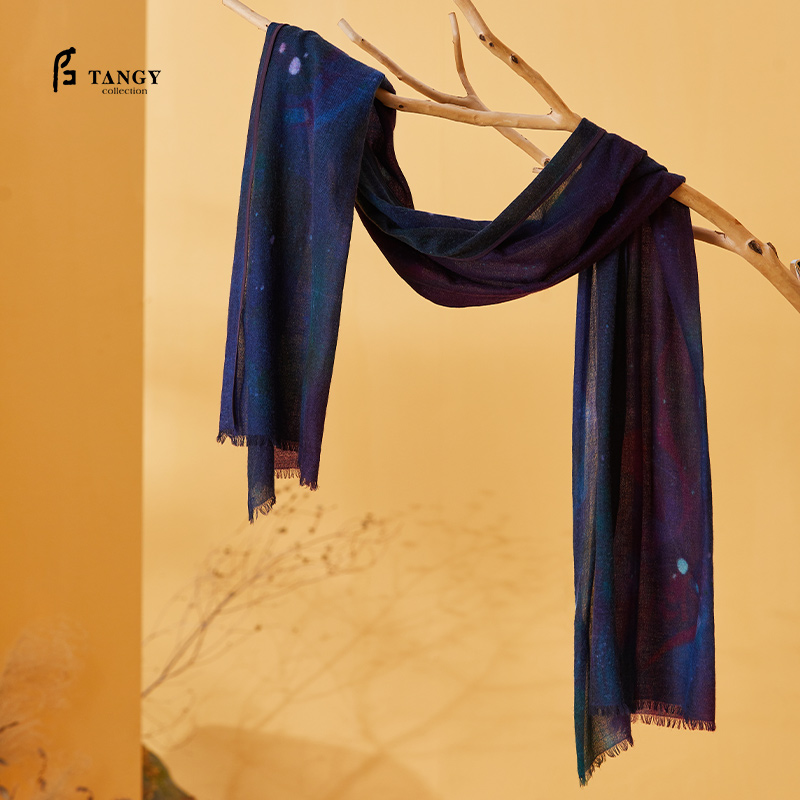 TANGY Collection/天意精品2021年秋冬新品桑蚕丝吊染印花羊绒围巾