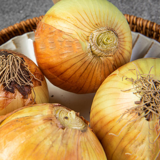 新疆有机三色洋葱  清脆爽口 有机营养 不打药 2.5kg（12-15枚左右） 商品图2